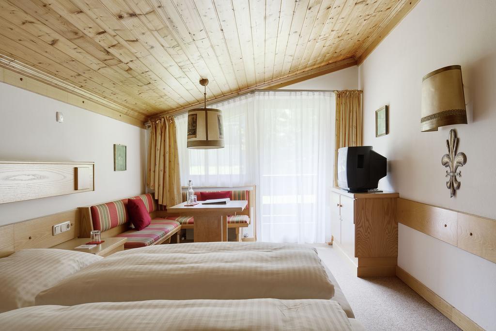 Aparthotel Chalet Wetzlgut Bad Gastein Room photo